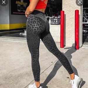 Balance athletica/shop vitality lux panther kingdom collection leggings size M